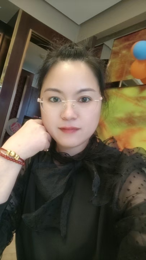 胡洪仙 